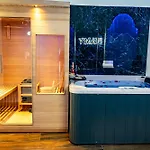 Pama Luxury & * Napoli