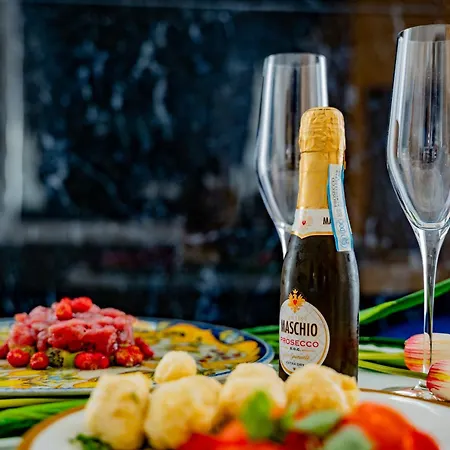 Pama Luxury & Nocleg ze śniadaniem *